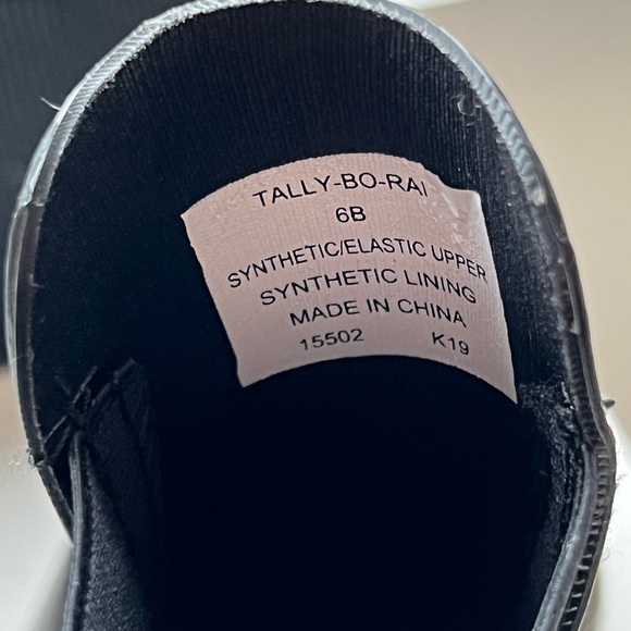 Ralph Lauren Women's Rain Boot. Size 6. - Picture 6 of 10